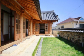 Hanok Moonstay